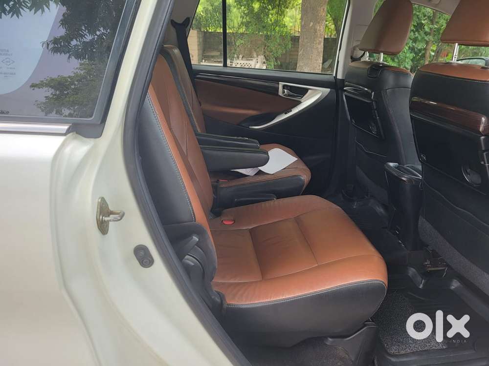 Toyota Innova Crysta 2.8z Automatic, 2017, Diesel