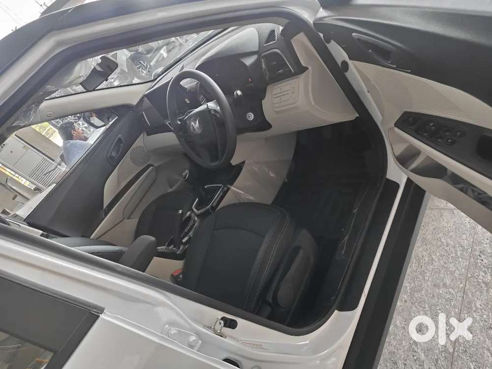 Mahindra Xuv 3xo 2026 Manual All Variant Colour Available