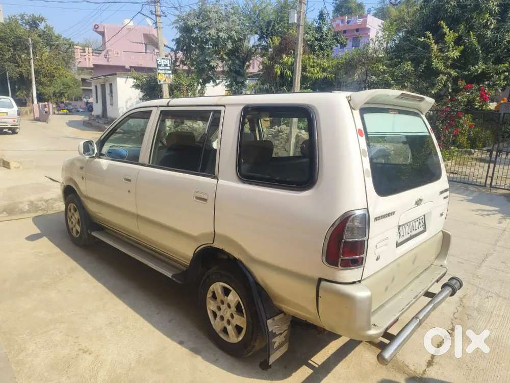 Chevrolet Tavera 2015