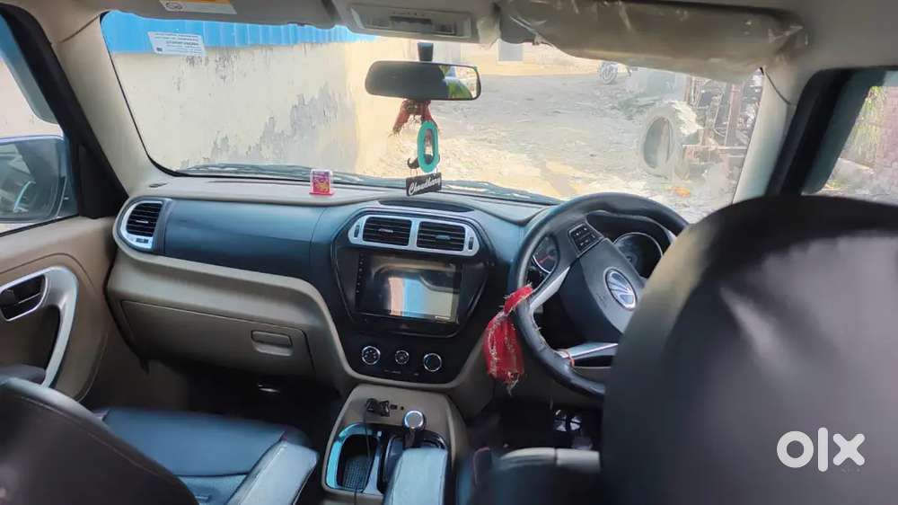 Mahindra Tuv 300 2016