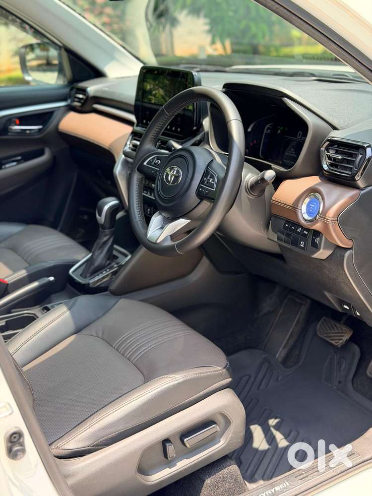 Toyota Urban Cruiser Hyryder 1.5 V Hybrid, 2025, Petrol