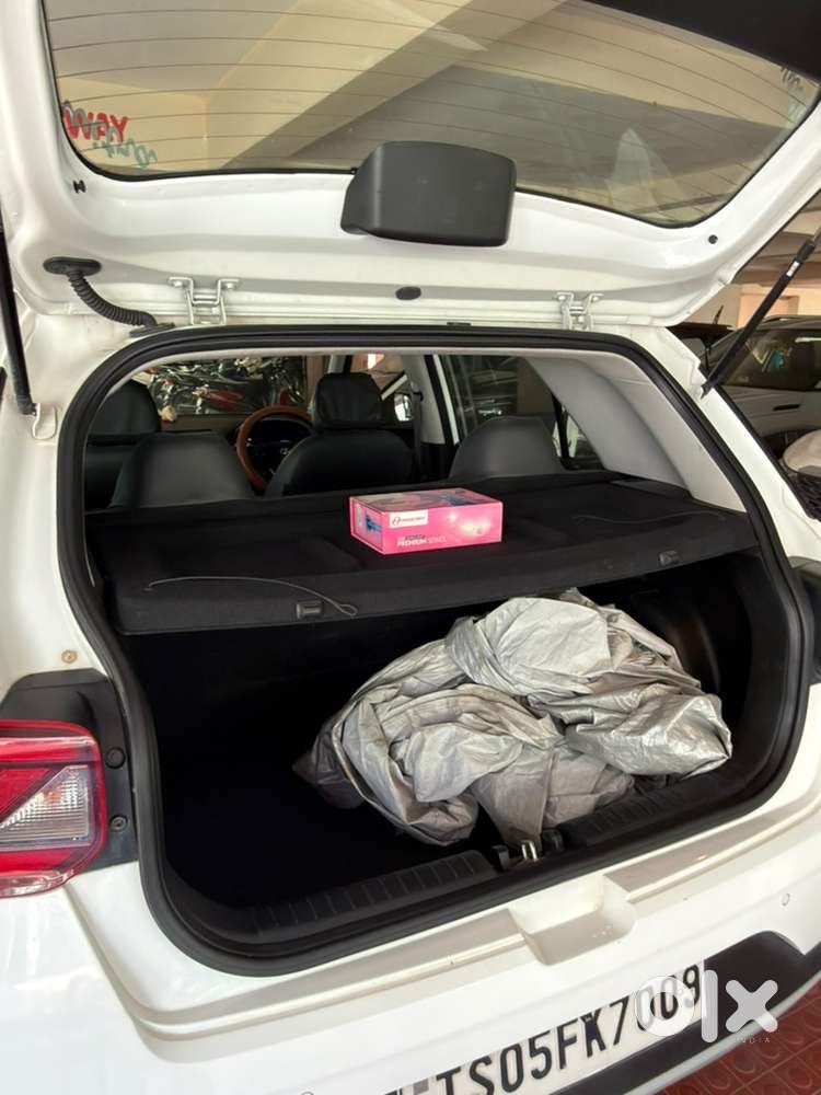 Hyundai Venue 2021 Model - Mint Condition (showroom Track)