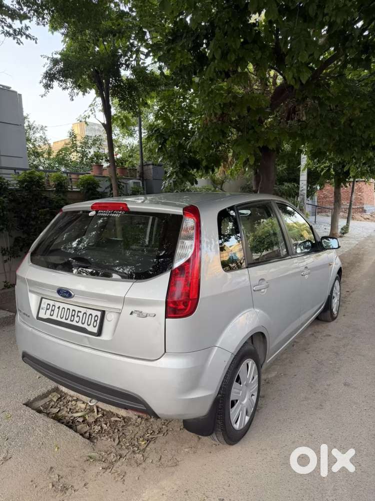 Ford Figo Petrol Titanium, 2011, Petrol