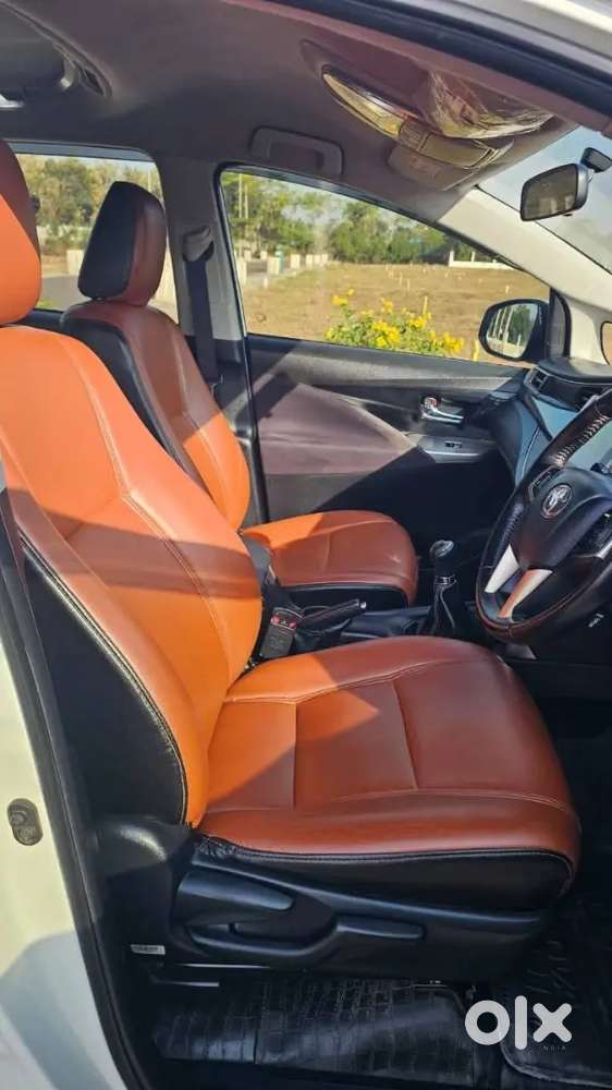 Innova Crysta 2.4 V Mt 7 Str 2020