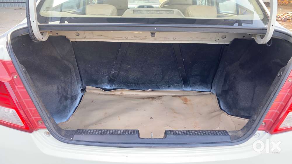 Maruti Suzuki Swift Dzire Amt Vdi, 2017, Diesel