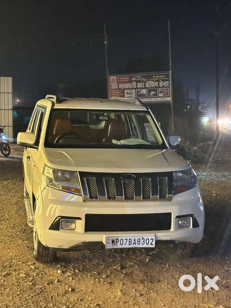 Mahindra Tuv 300 2019 8+1