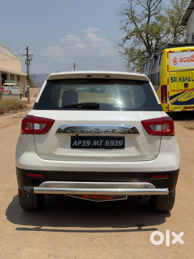 Maruti Suzuki Brezza 1.5 Zxi Plus At Smart Hybrid, 2022, Petrol