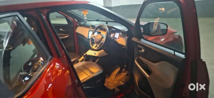 Nissan Magnite 1.0 Xv Turbo Cvt, 2022, Petrol