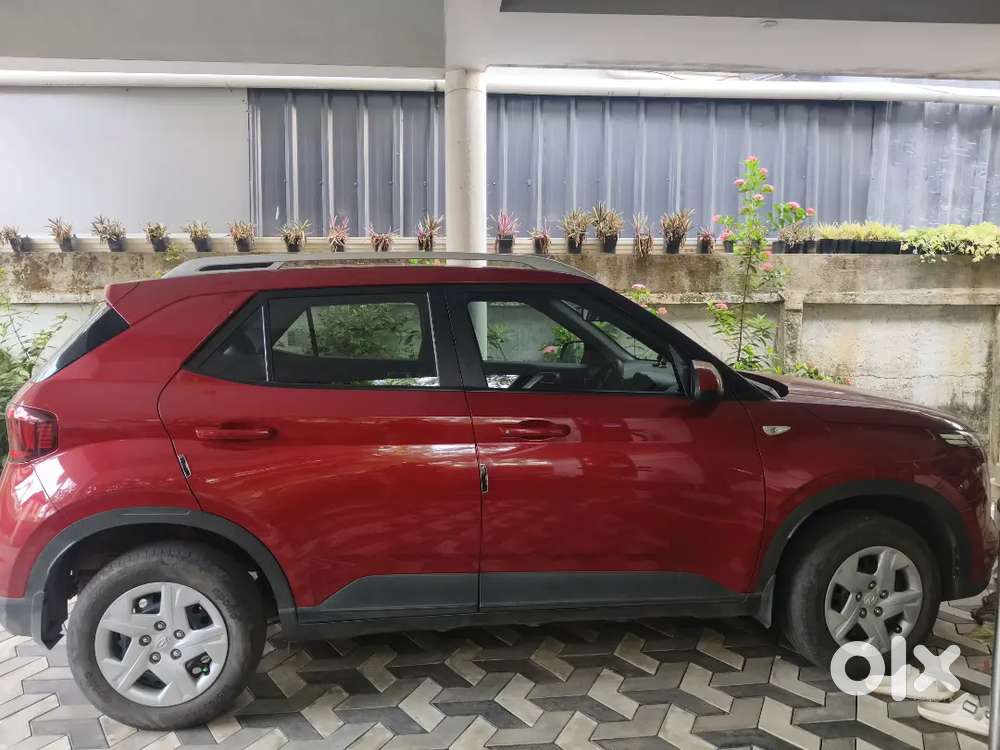 Hyundai Venue 2021 Petrol Well Maintained
