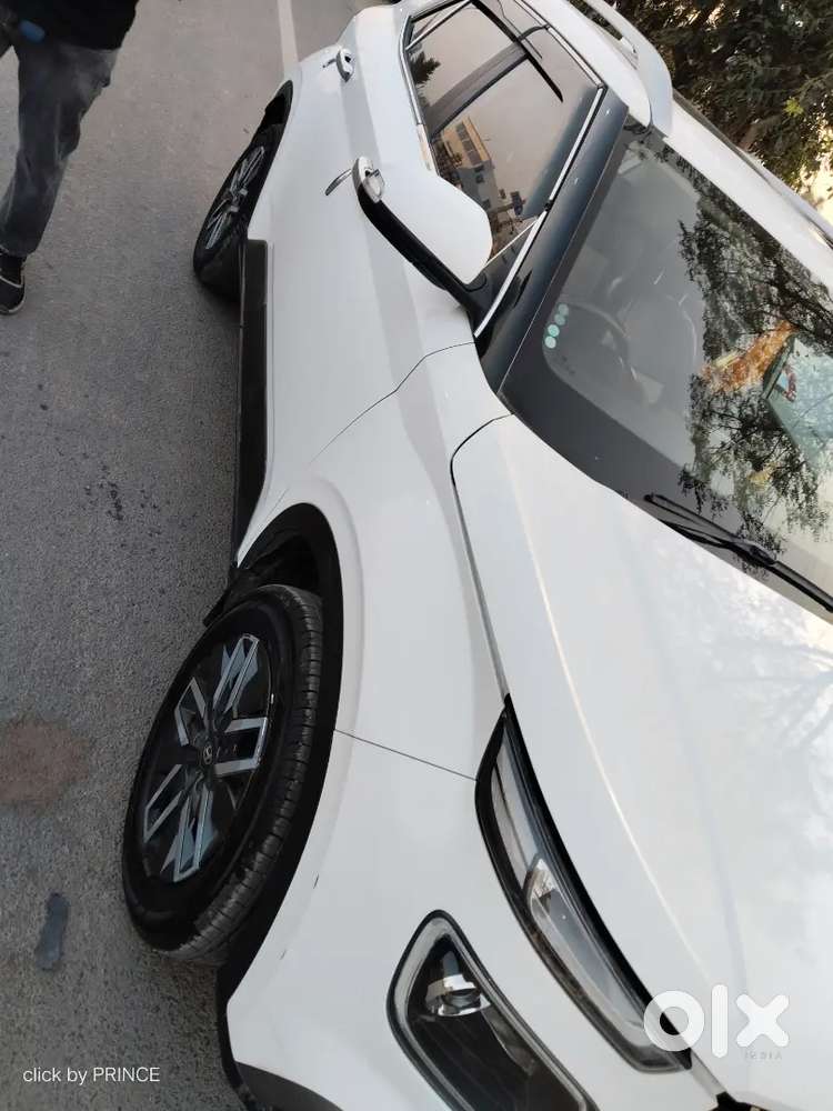 Esko Bechane Ka Plan Hai