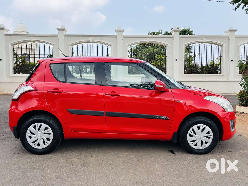 Maruti Suzuki Swift Vxi Abs Bsiv, 2015, Petrol