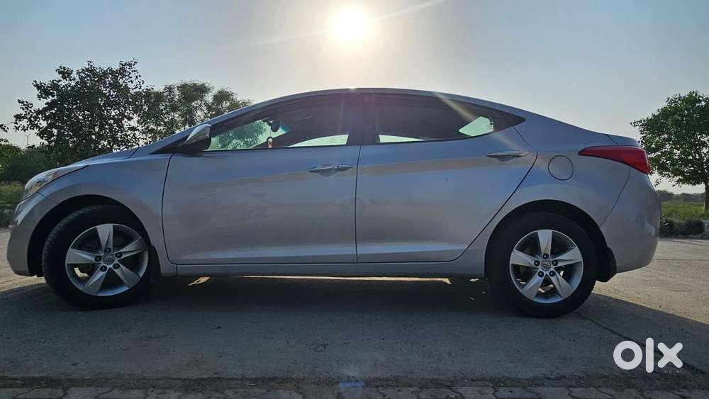 Hyundai Elantra 1.8 Sx Mt, 2014, Petrol