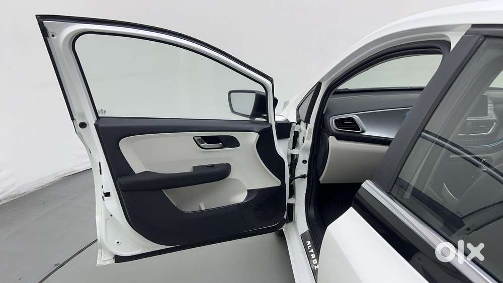 Tata Altroz 1.2 Xza Plus, 2022, Petrol