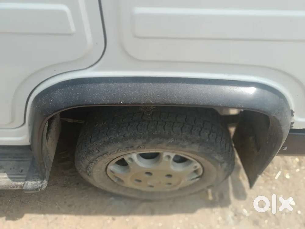 Car Super Condition Mein Hai