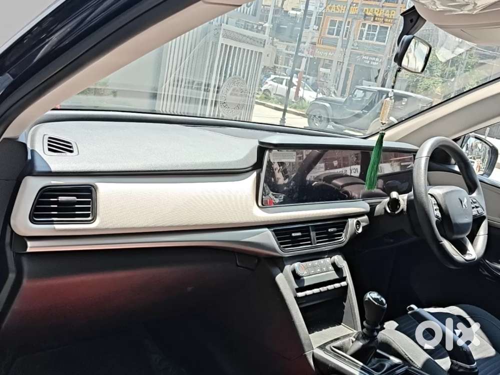 Mahindra Xuv700 2.2 Ax 5 Diesel At 7 Str, 2024, Diesel