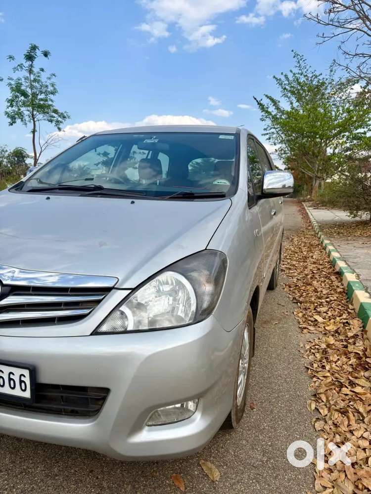 Toyota Innova 2012 Diesel Well Maintained