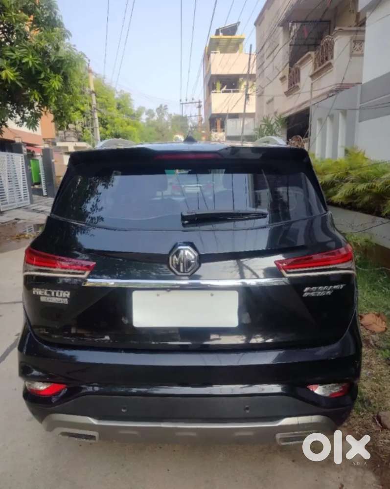Mg Hector Plus 2021 ,automatic, Petrol , 6seater ,65000 Km Driven
