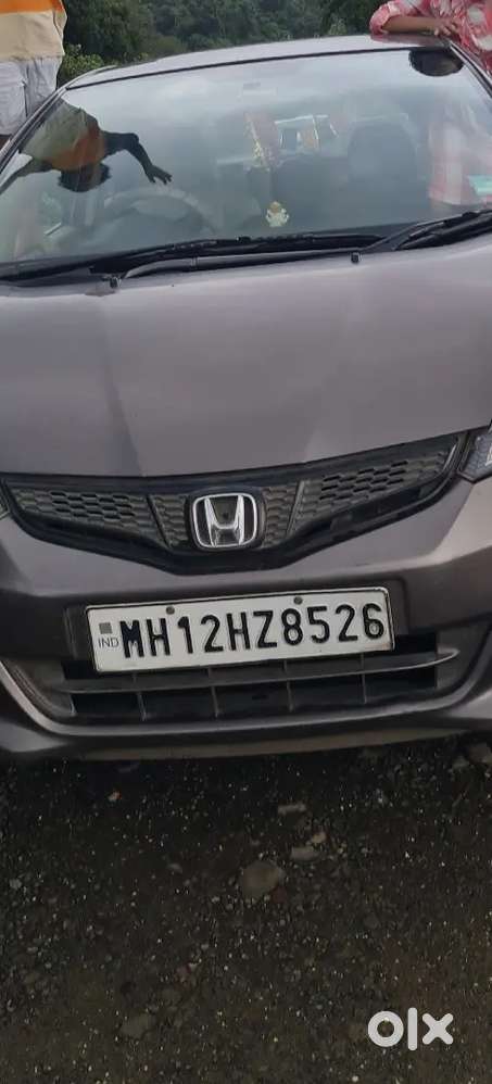 Honda Jazz 2013 Petrol+cng Well Maintained..