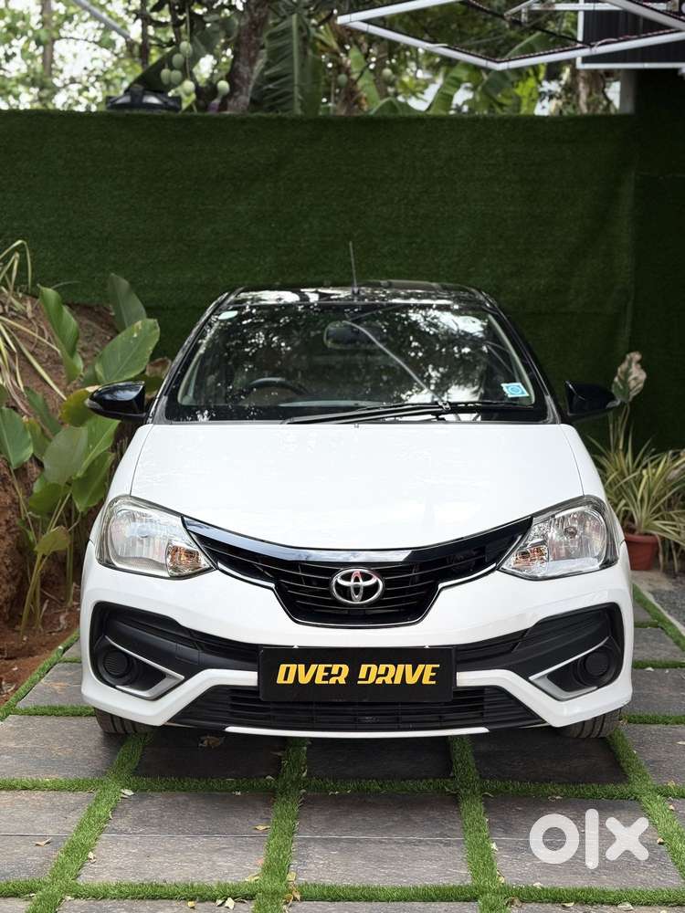 Toyota Etios Liva 1.4 Vd Dual Tone, 2017, Petrol