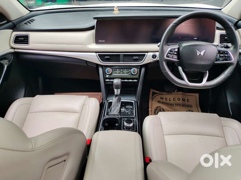 Mahindra Xuv700 Ax7l 6 Str At, 2022, Diesel
