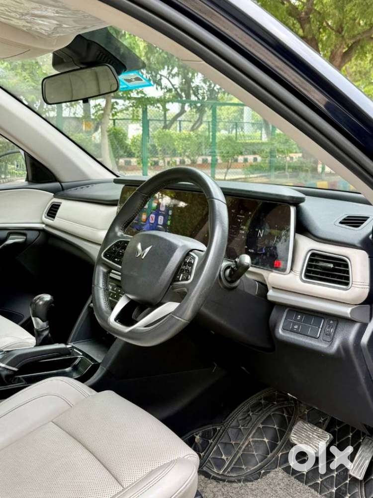 Mahindra Xuv700 2.0 Ax 7 Petrol At Str, 2022, Petrol
