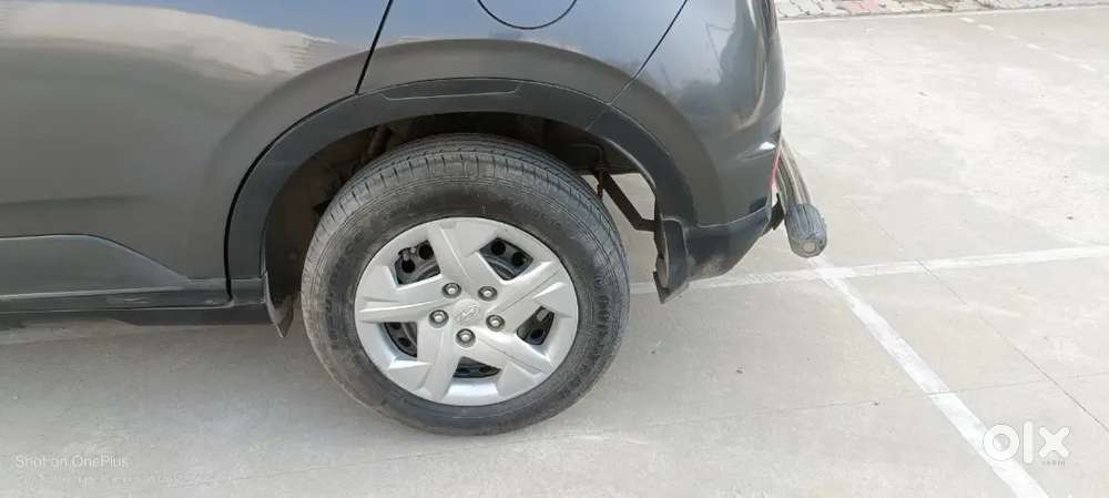 Hyundai Venue 2022 Petrol 11000 Km Driven