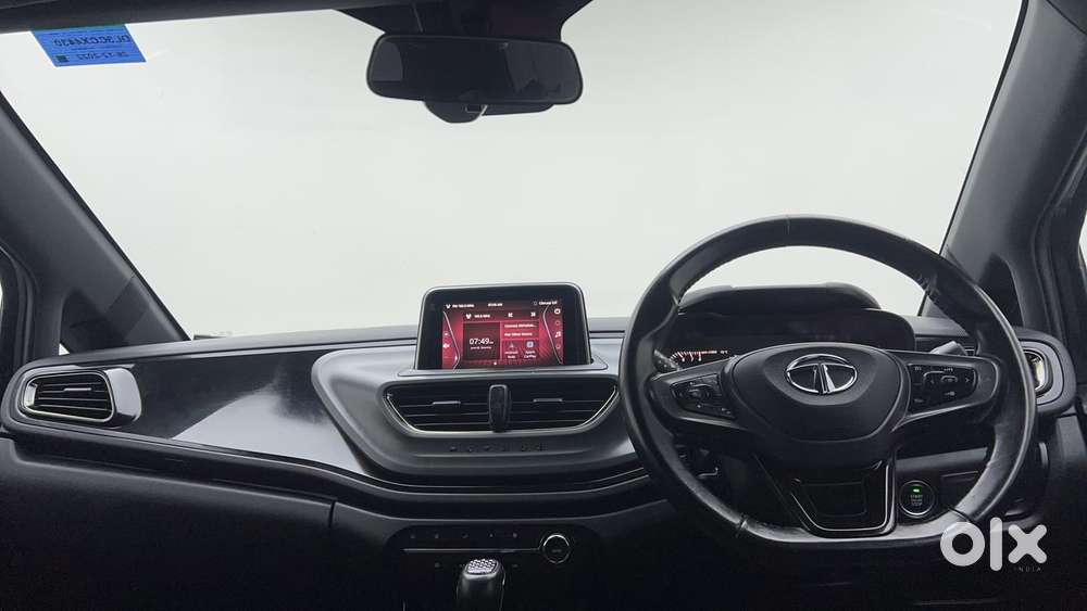 Tata Altroz 1.2 Xza Plus Dark Edition Dct, 2022, Petrol