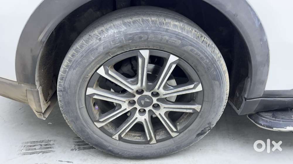 Mahindra Xuv700 2.2 Ax 7 Diesel Mt Luxury Pack Str, 2022, Diesel