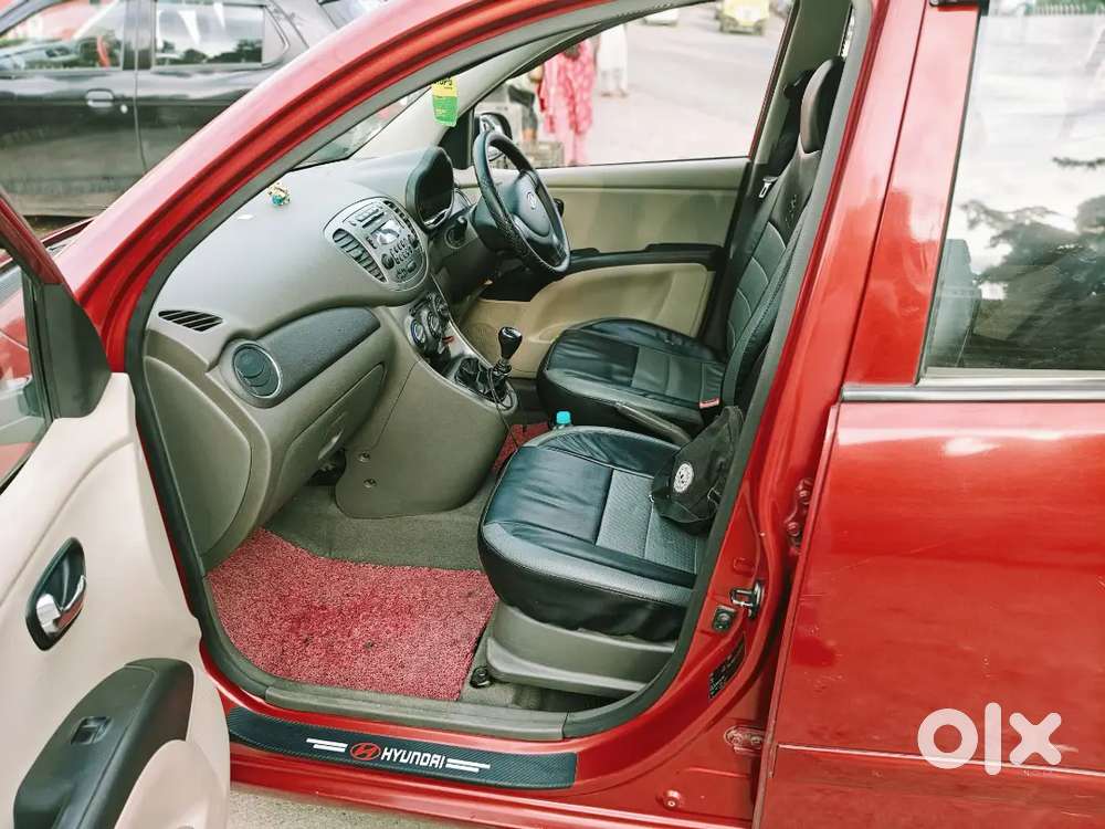 Hyundai I10 Sportz Petrol Automatic 2012