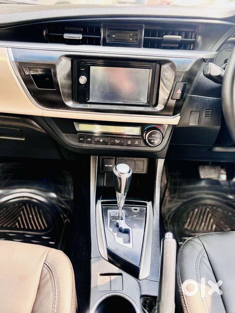 Toyota Corolla Altis Facelift, 2014, Petrol