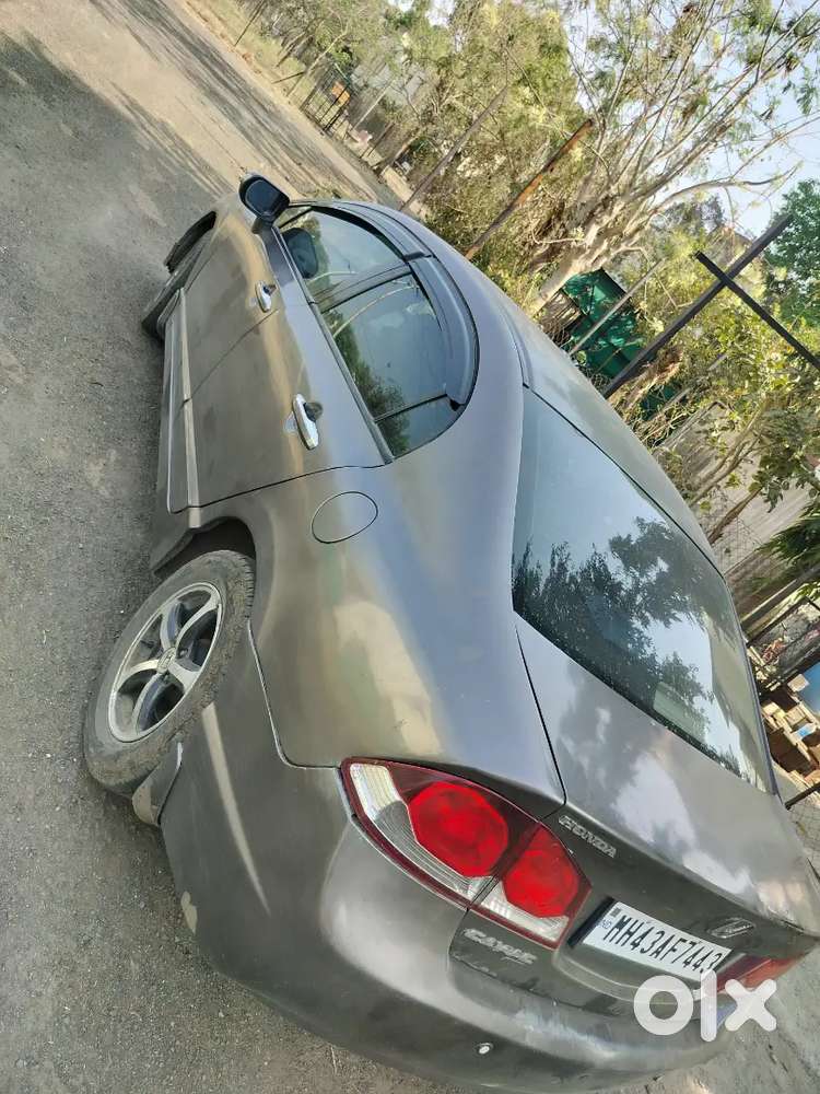 Honda Civic 2011 Cng & Petrol 65000 Km Driven, Sunroof,all Tyre New