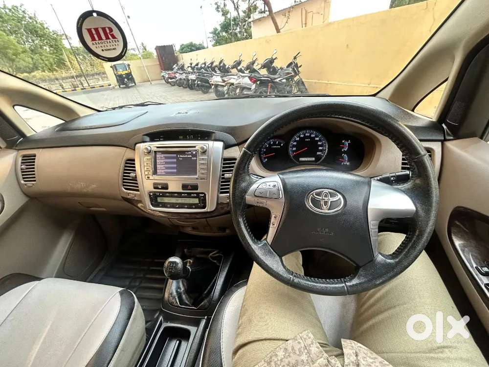 Toyota Innova 2.4 V