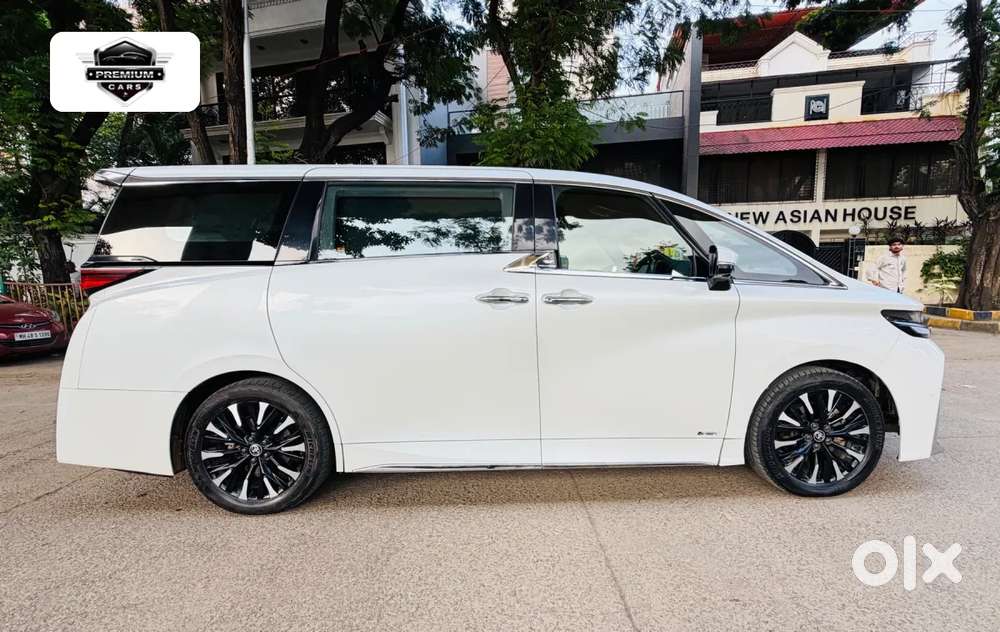 Toyota Vellfire Vip – Executive Lounge, 2024, Petrol