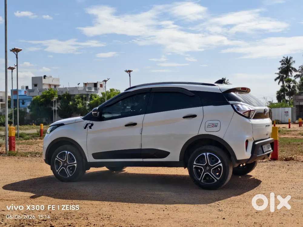 2023 Model 
Xm+s 
Sunroof 
3 Drive Moods 
Tyres 70% 
Insurance Live