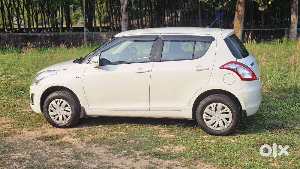 Maruti Suzuki Swift Vxi Optional, 2017, Petrol