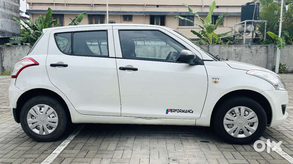 Maruti Suzuki Swift 2011-2014 Lxi, 2013, Petrol