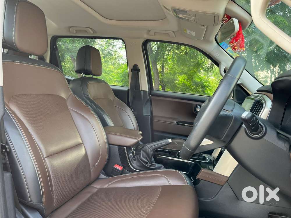 Mahindra Scorpio N Z8 Petrol At 7 Str, 2025, Petrol