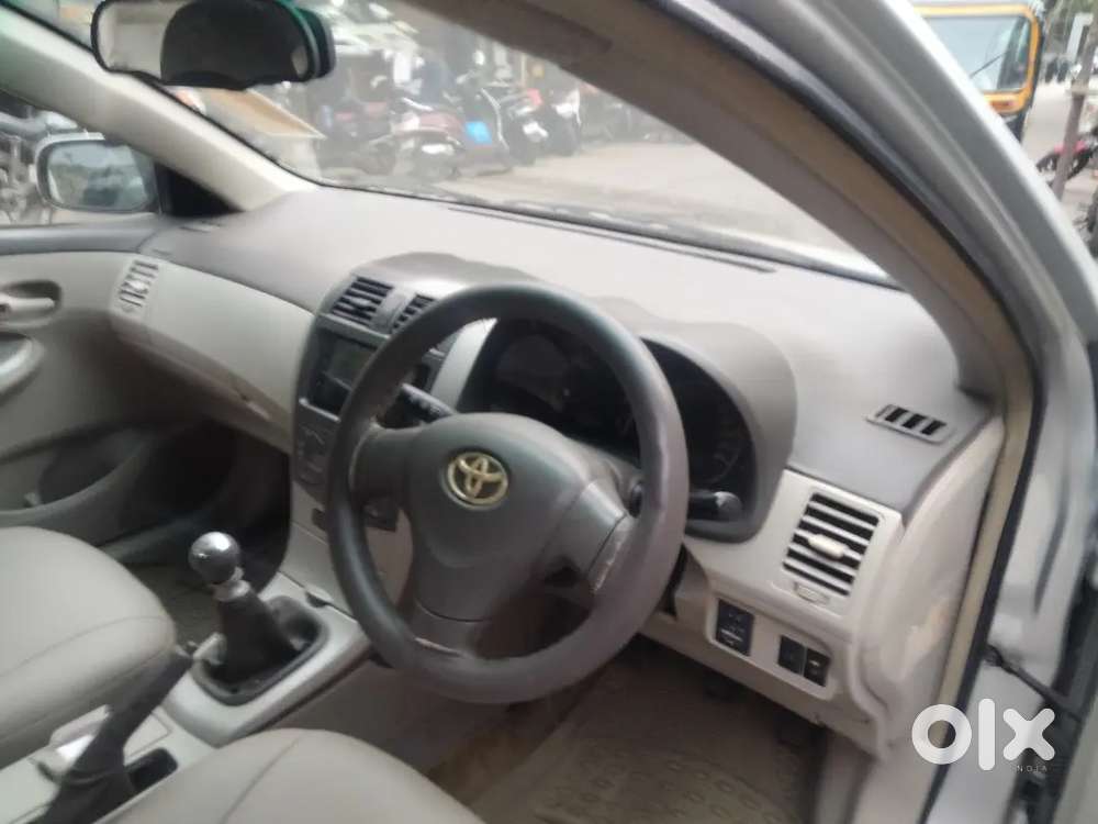 Toyota Corolla Altis 2011