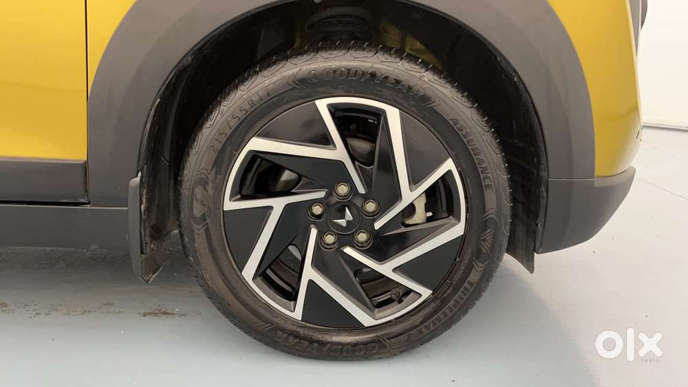 Mahindra Xuv 3xo Ax7l 1.2 Petrol At (pg), 2024, Petrol