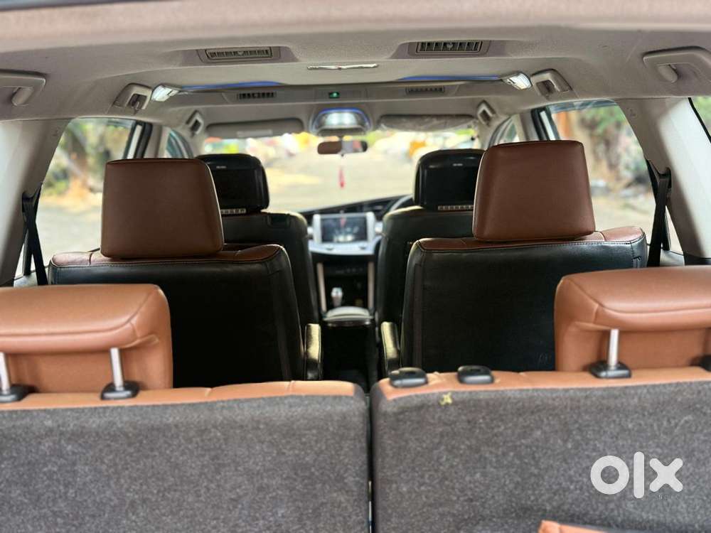 Toyota Innova Crysta 2.8z Automatic, 2016, Diesel
