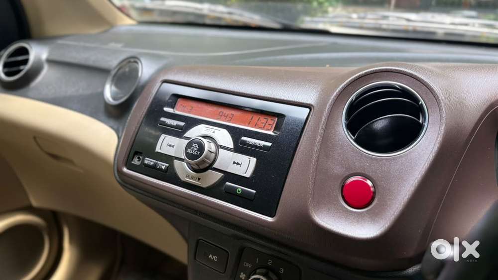 Honda Brio V Automatic, 2013, Petrol