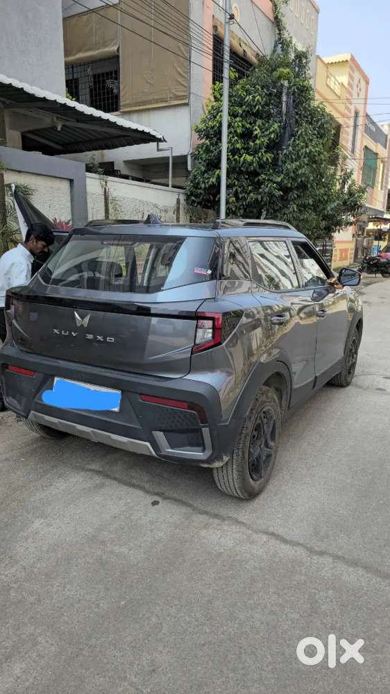 Mahindra Xuv 3xo Mx1 2025 Petrol 12000 Km Driven
