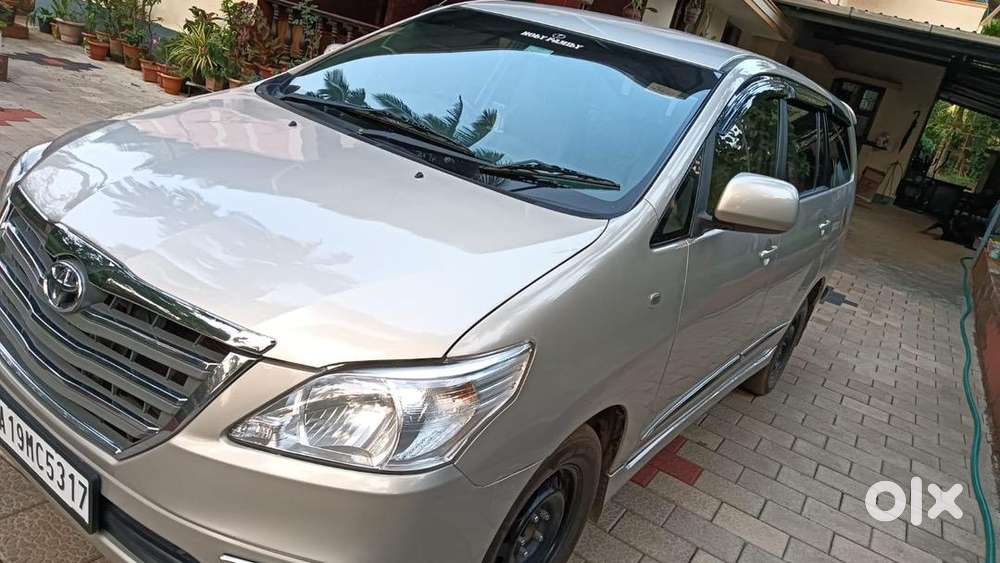 Toyota Innova 2012 Diesel 250000 Km Driven
