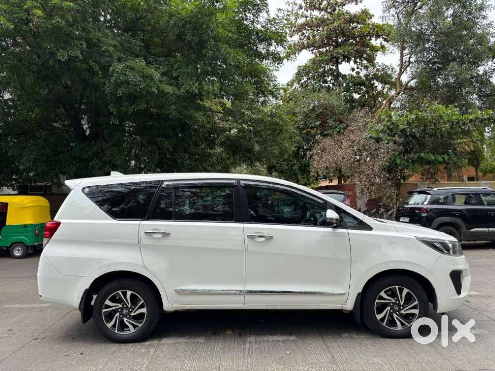 Toyota Innova Crysta 2.4 Gx Limited Edition At 7 Str, 2022, Diesel