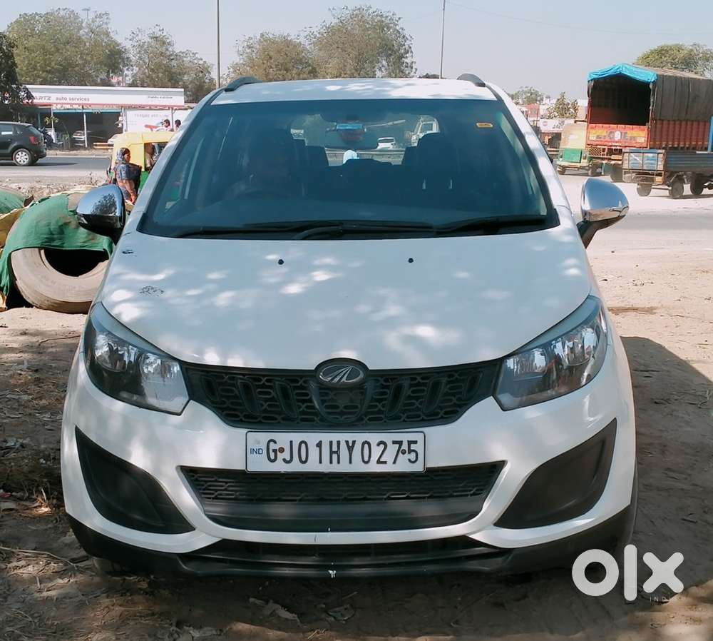 Mahindra Marazzo M2 8 Seater Diesel 2018