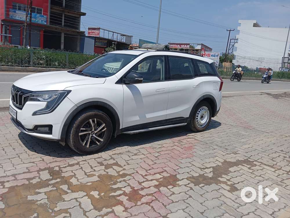 Mahindra Xuv700 2.0 Ax 5 Petrol Mt Str, 2022, Diesel