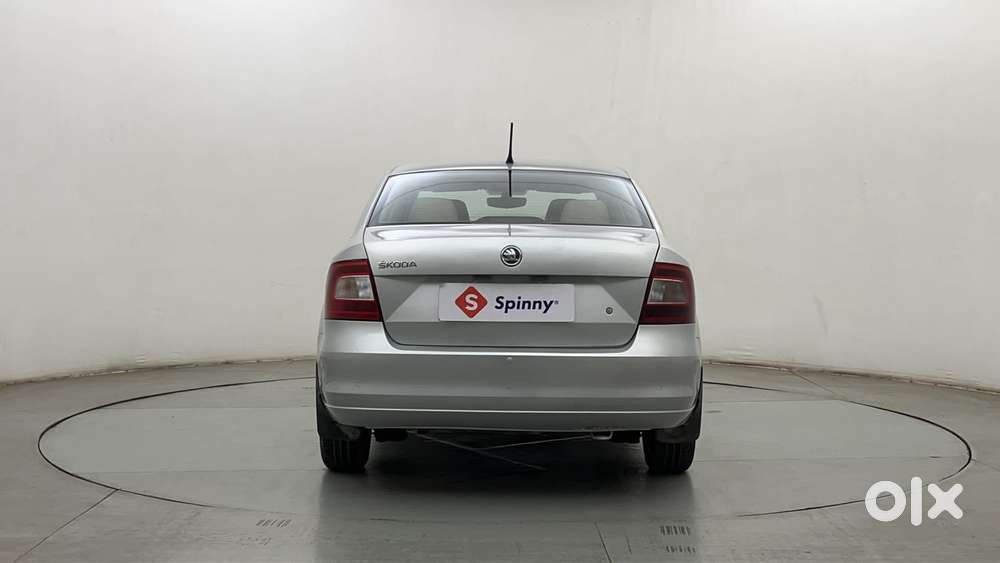 Skoda Rapid 1.6 Mpi At Style, 2016, Petrol