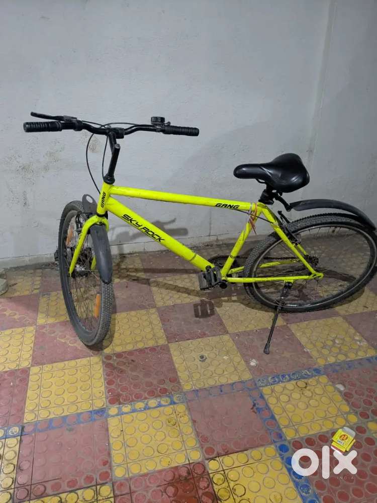 Very less used non-gear bicycle with all things in good shape for