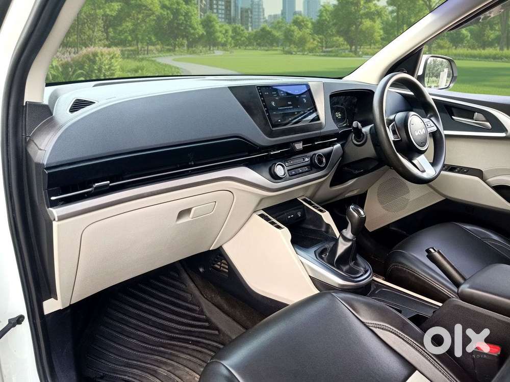 Kia Carens 1.5 Premium 7 Str, 2023, Petrol