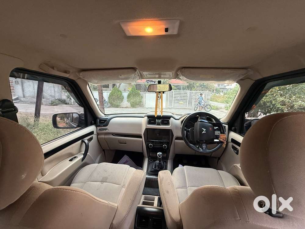 Mahindra Scorpio Classic Petrol Manual 2025